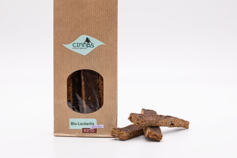 Bio-Rinder-Sticks mit Bio-Apfel<br><span style="font-size: 11px;font-style: italic;">Ergänzungsfuttermittel</span>